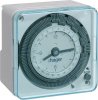 Hager Таймер суточный электромеханический, пит. 230B +10/-15% 50/60Гц, вых. конт.1П/16A 250В 50Гц АС1, tшага=10мин, без запаса хода EH710